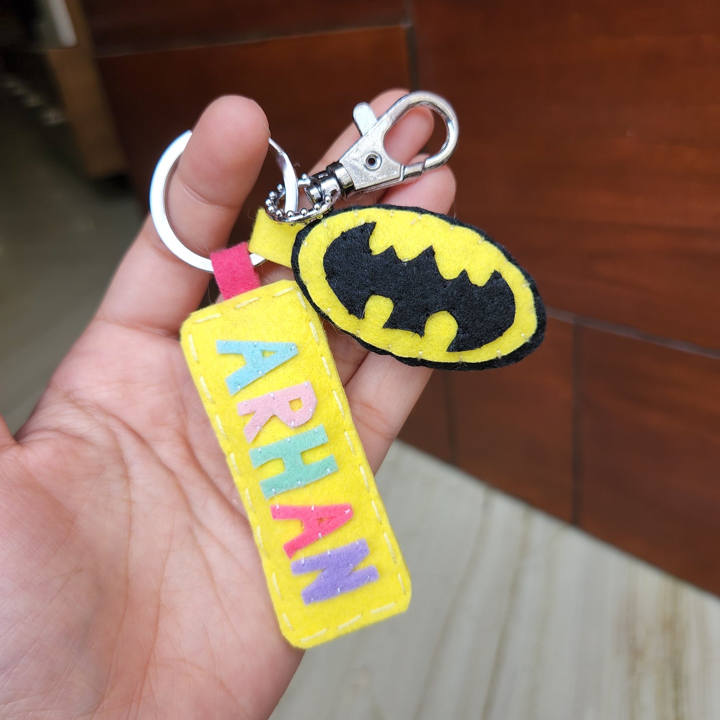 CHARACTER WITH NAME KEYCHAIN - BATMAN