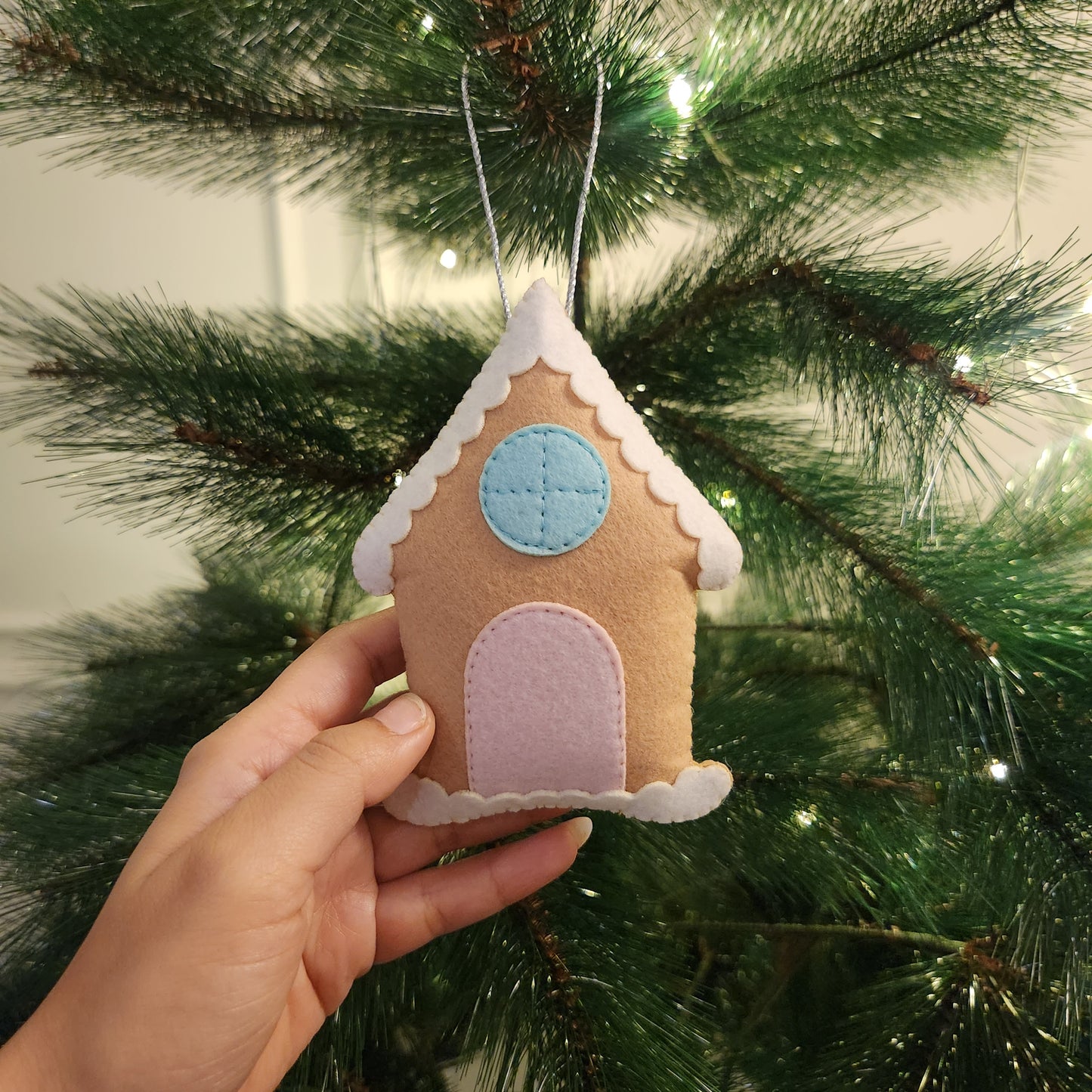 PERSONALISED CHRISTMAS ORNAMENT - GINGERMAN AND HOUSE