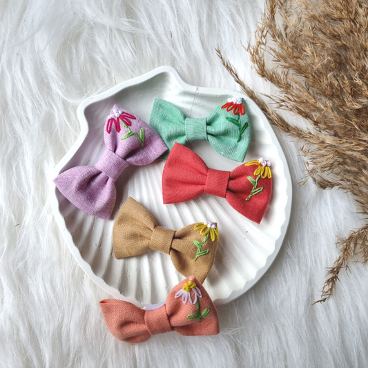 LINEN PETITE EMBROIDERED HAIRBOW - SUNFLOWER